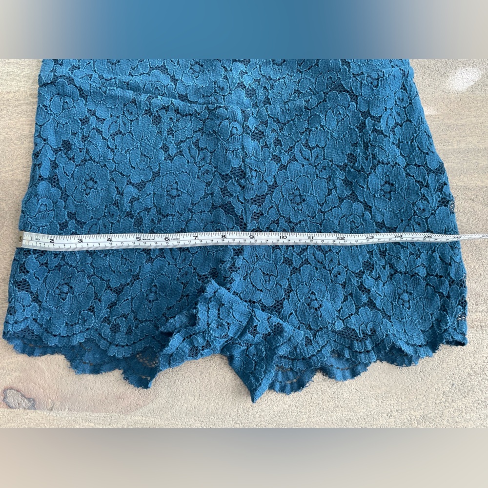 FREE PEOPLE Anthropology Lace Shortie High Waist stretch EUC short Boho